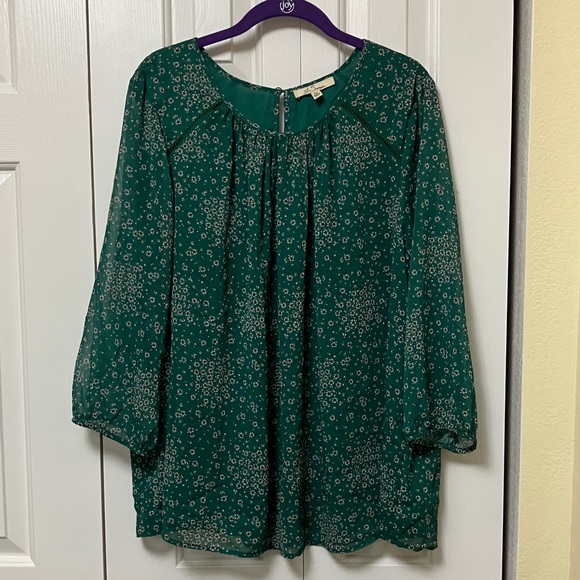 Les Serein Tops - Chic Green Floral Blouse